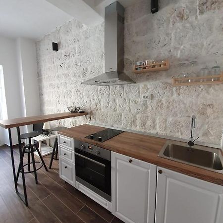 וויס Apartments Kut מראה חיצוני תמונה